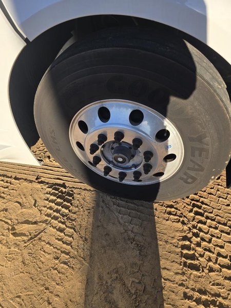 VOLVO VNL64T760 - Trucks