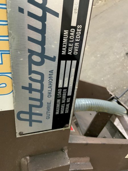 2500 LB AUTOQUIP SERIES 35 MODEL 36S28 HYDRAULIC LIFT TABLE : STOCK #81280