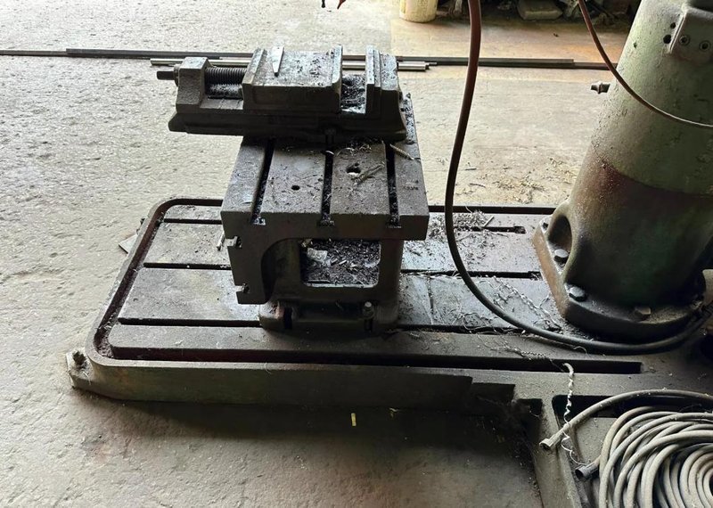 CARLTON 1A RADIAL ARM DRILL. STOCK # 0537526