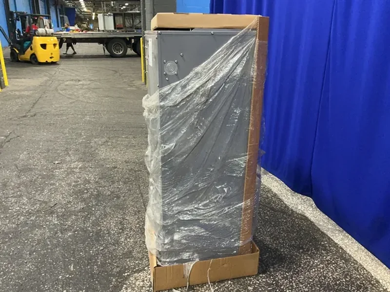 SAMSUNG AIR CONDITIONER  -  AM048TNZDCH/AA