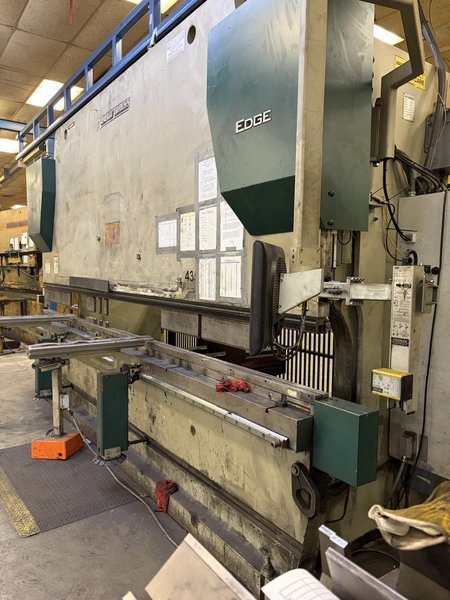 350 Ton x 16′ Accurpress Edge 435016 CNC Press Brake, 2014 – Tooling Included