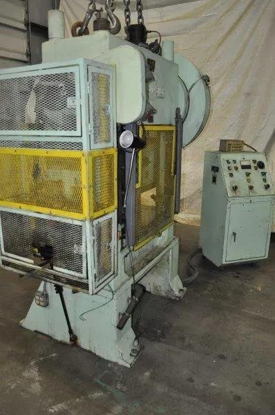 35 Ton V&amp;O Straight Side Double Crank Press w/Air Clutch, Model SS2-35-32