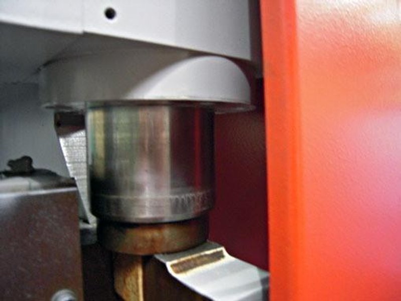 Beyeler - 65 ton x 2500 mm CNC