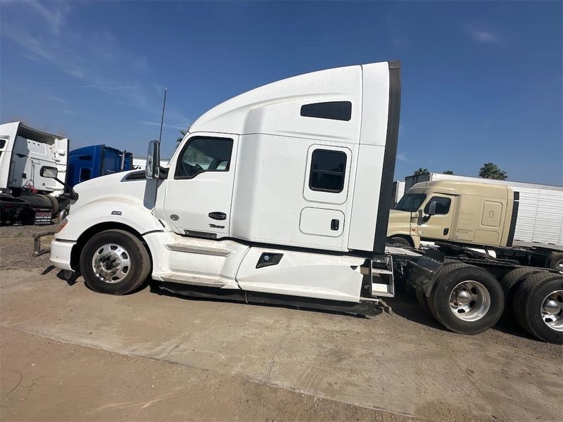 2022 Kenworth T680 1XKYD49X5NJ499897