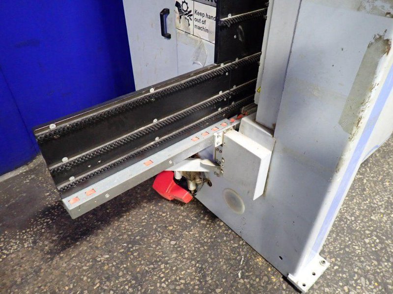 WEEKE CNC MACHINING CENTER  -  OPTIMAT BHX055