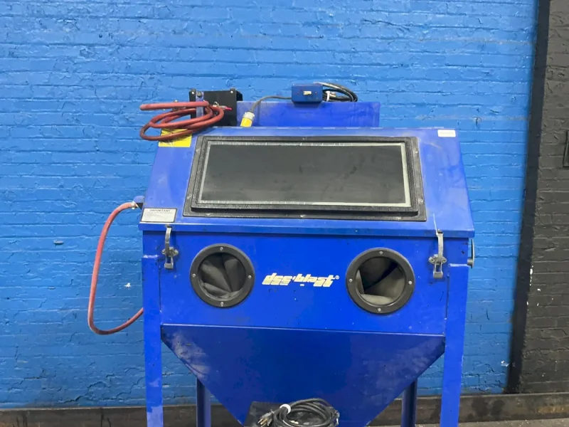 DEE-BLAST 15" X 36" X 11" BLAST CABINET