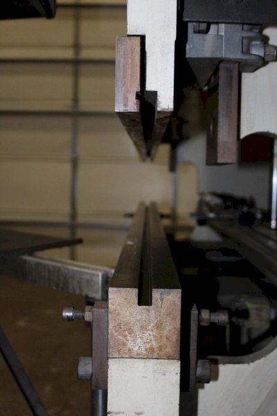 60 TON ACCURPRESS PRESS BRAKE