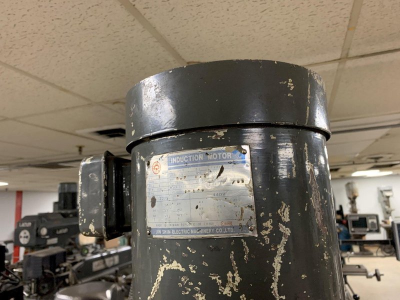 Seiki Model 3VS Variable Speed Vertical Milling Machine