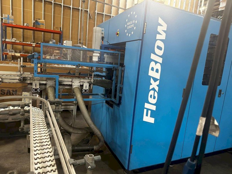FlexBlow FB2-3 Stretch Blow Molding Machine – Comes with Approx $20,000 worth of New Spare Parts