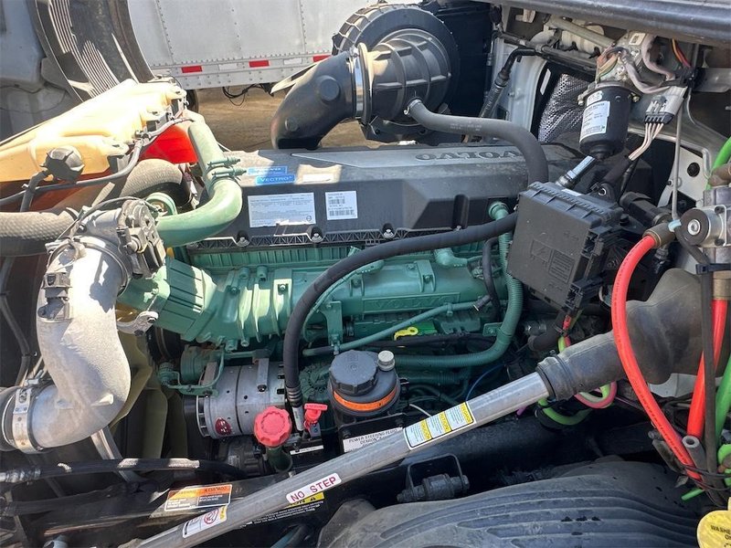 2023 Volvo VNL64T860 4V4NC9EJ5PN307510