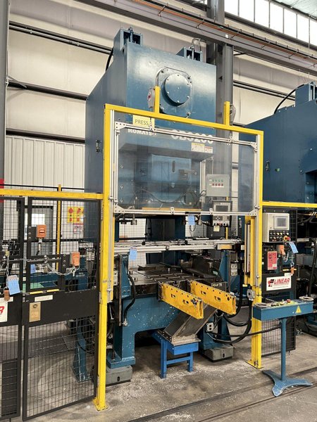220 TON KOMATSU GAP FRAME PRESS