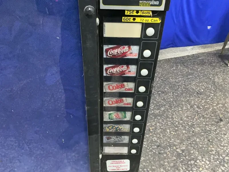 9 SLOTS DRINK VENDING MACHINE