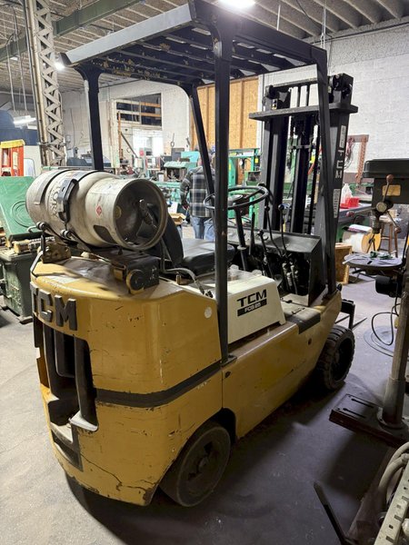 TCM FCG25 LP Fork Lift Truck 5,000lbs Capacity