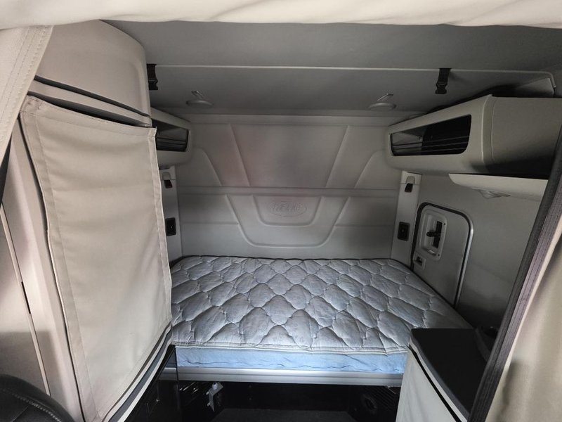 2022 Peterbilt 567 804181