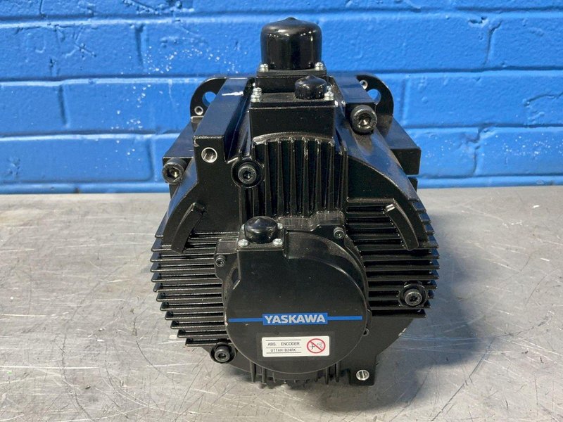 YASKAWA ELECTRIC 4.4 KW AC SERVO MOTOR  -  SGM7G-44A7A2E