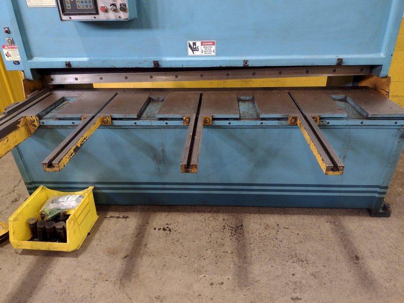 8&#039; x 1/4&quot; MASTER-FAB MODEL #SSB250-8 HYDRAULIC SHEAR: STOCK #18407
