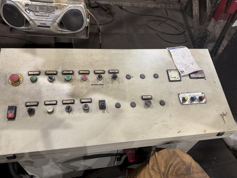 40" X 24" GERNETTI SHN 40/24-MC TWIN COLUMN HORIZONTAL BANDSAW. STOCK # 1219225