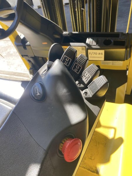 Hyster E70XN Electric Cushion Tire Forklift, 2021 – 7,000 lb Capacity, Sit-Down Rider (2)