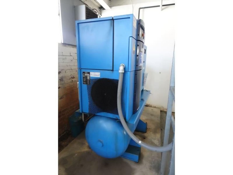 20 HP COMPAIR MODEL #LFR2A ROTARY SCREW AIR COMPRESSOR WITH DRYER: YOBRO #25816