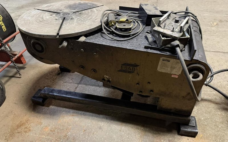 27.5" ESAB WELDING POSITIONER WITH ADJUSTABLE TILT. STOCK # 0545926