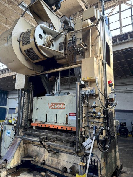 FULLY REFURBISHED 300 TON VERSON C2-300-72-42T PRESS RAM. STOCK # 0469724