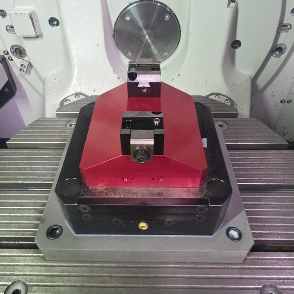 Doosan DVF-5000 5-Axis CNC Vertical Machining Center – 2020 Mill