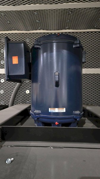 ROBOVENT NICE FILTERED EXHAUST SYSTEM WELDING/FUMES/DUST USED