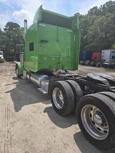 2023 Peterbilt 389 1XPXD49X1PD890715