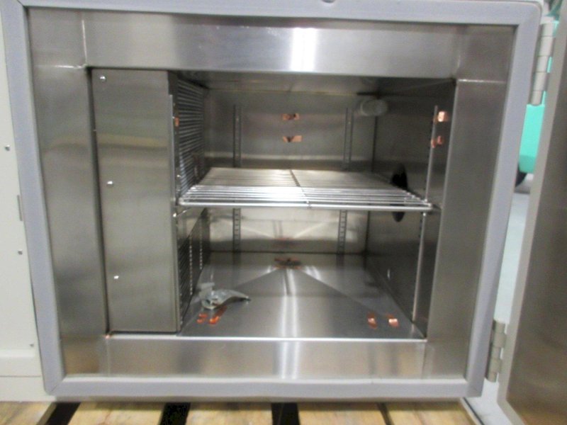 Associated Environmental Systems ZSD-502 Temperature Only Environmental Test Chamber- Auction Item
