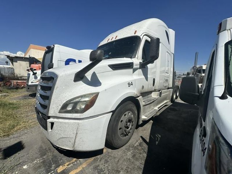 Freightliner Cascadia 126 Sleeper Truck, 2018 – Detroit DD15, DT12 Automatic, Class 8 Semi Tractor