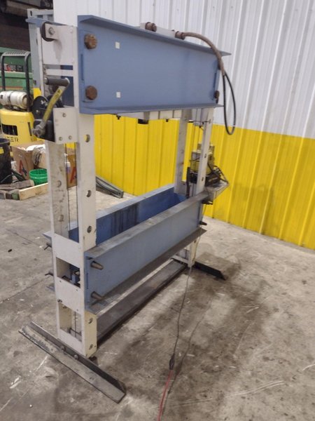 100 TON OTC MODEL #858 H-FRAME HYDRAULIC PRESS, WITH ENTERPAC PUMP: YOBRO #24401