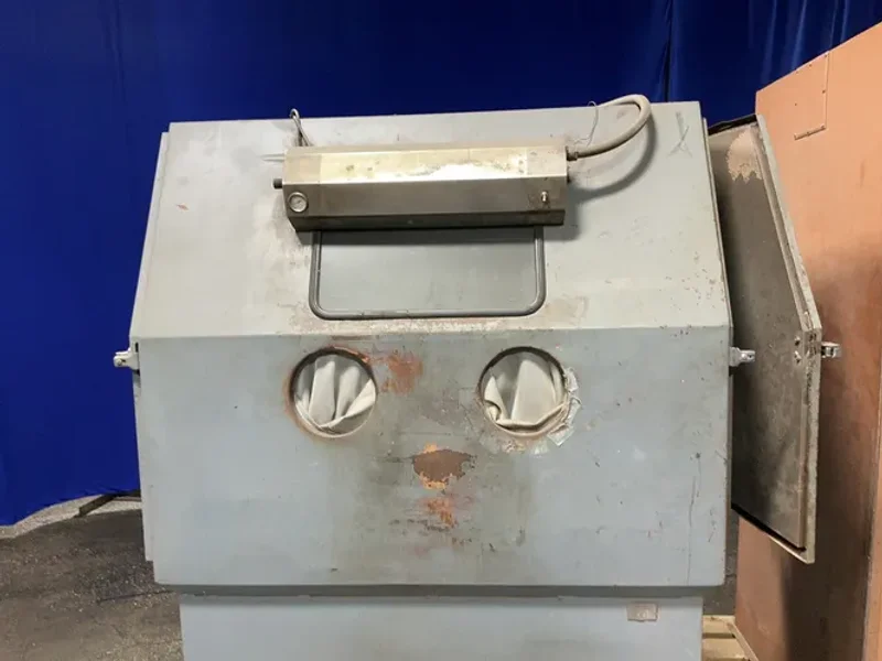 Zero Manufacturing 40” X 52” X 47” Blast Cabinet &amp; Dust Collector - 220-900r-&amp;df 3pd