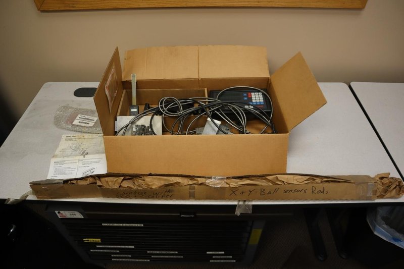 Newall Topaz 2-Axis Digital Readout with COntrol Box, Cables, reader Heads, X and Y Scales for Mill, with Mitutoyo Quill Scale - Auction Item