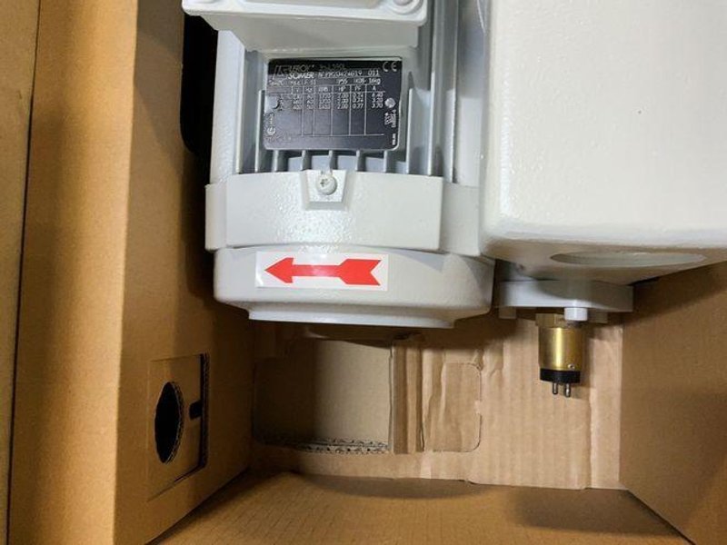 LEYBOLD SOGEVAC SV40B VACUUM PUMP   -  S170852