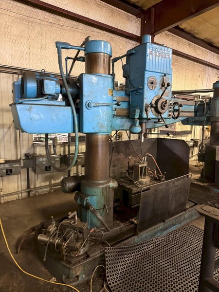 4&#039; 11&quot; Cincinnati Gilbert Radial Drill