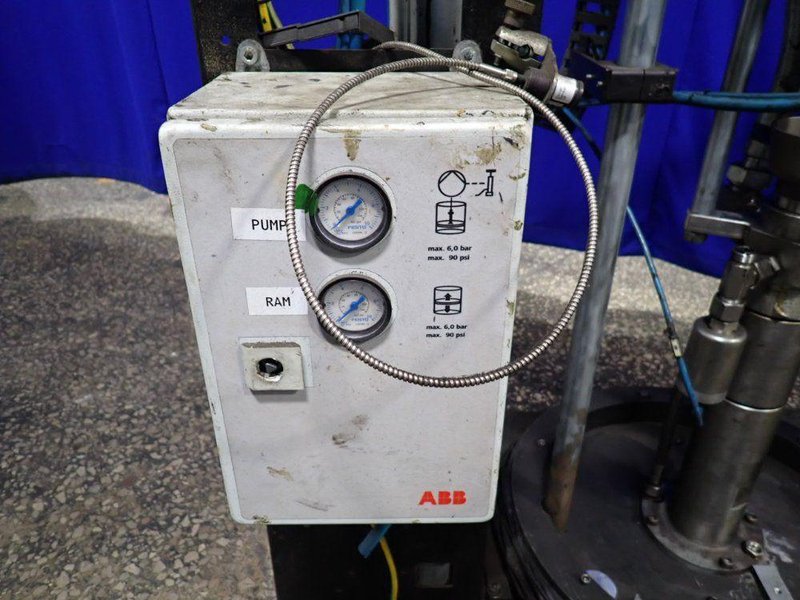 8 BAR ADHESIVE DISPENSING SYSTEM