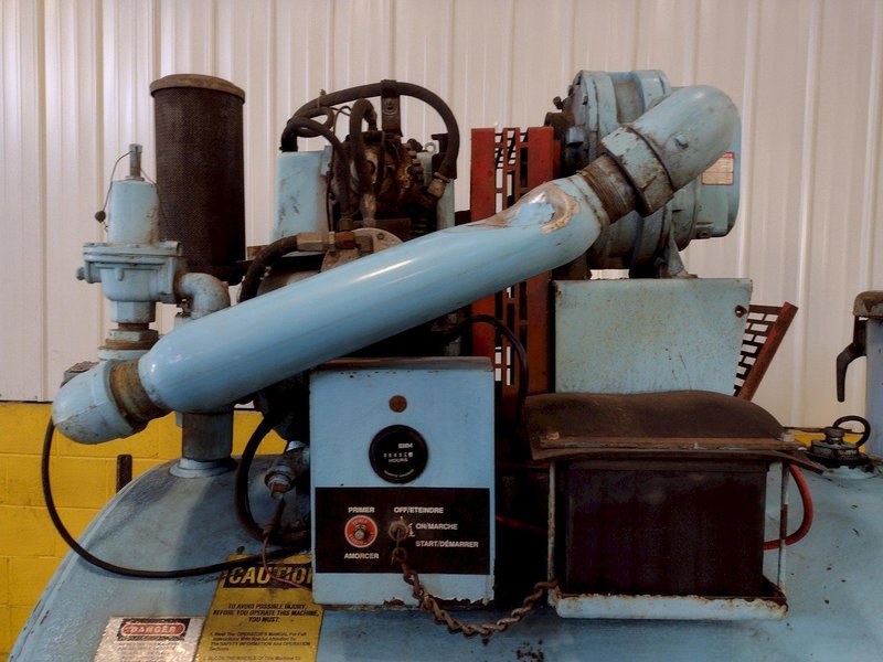 200 GALLON YELLOW BELLIED KOHLER GAS POWERED ROLLING HYDRAULIC OIL VACUUM SUMP SUCKER CART: STOCK #16072