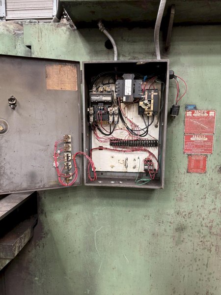 200 TON PACIFIC MODEL #200PF PRESSFORMER HYDRAULIC PRESS: STOCK #19202