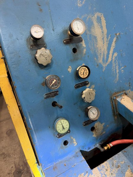 500 TON VERSON S2-500-108-60T STRAIGHT SIDE DOUBLE CRANK PRESS. STOCK # 0329626