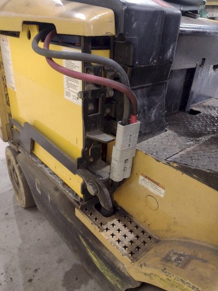 3,000 LB HYSTER MODEL #E45XM-27 ELECTRIC LIFT TRUCK FORKLIFT: STOCK #20642