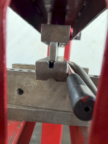 30 TON PITTSBURGH H FRAME HYDRAULIC PRESS. STOCK # 0952123.