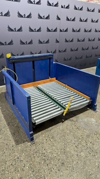 SOUTHWORTH ROLL C2.5-28 Platform Lifter w/ Flow Rollers 2500 lbs Capacity USED