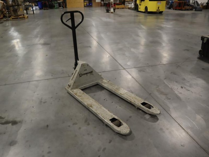 Strongway Standard Fork Pallet Jack  14.5" Between Fork x 48" Length, 5500 lb Capacity- Auction Item