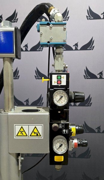 GRACO TC257J Check‑Mate Supply Pump 23:1 for 50 Gal Drum USED