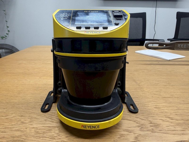 2024 KEYENCE MODEL SZV04X SAFETY LASER SCANNER, MULTI-FUNCTION TYPE, WITH CAMERA FUNCTION: YOBRO #24839