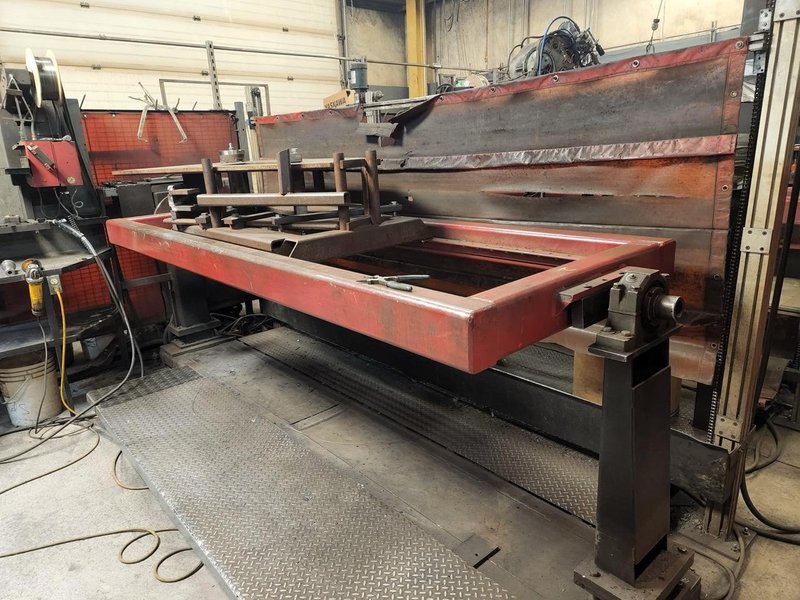 Yaskawa Motoman YR-UP20-A12 Robotic Welding Cell, 2003 – XRC 2001 Control