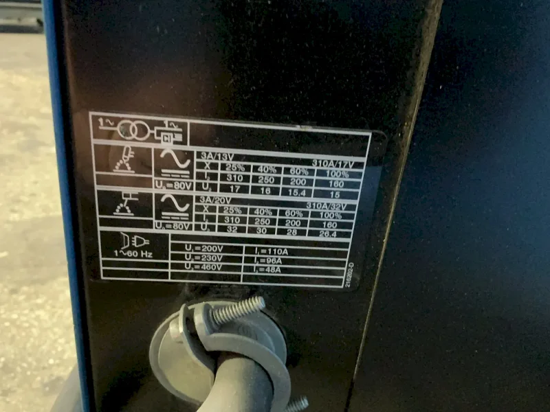 MILLER 250 A WELDER  -  SYNCROWAVE 250 DX