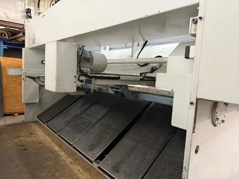 ERMAKSAN 10’ x ¼” Hydraulic Plate Squiring Shear 2018’ # 7619