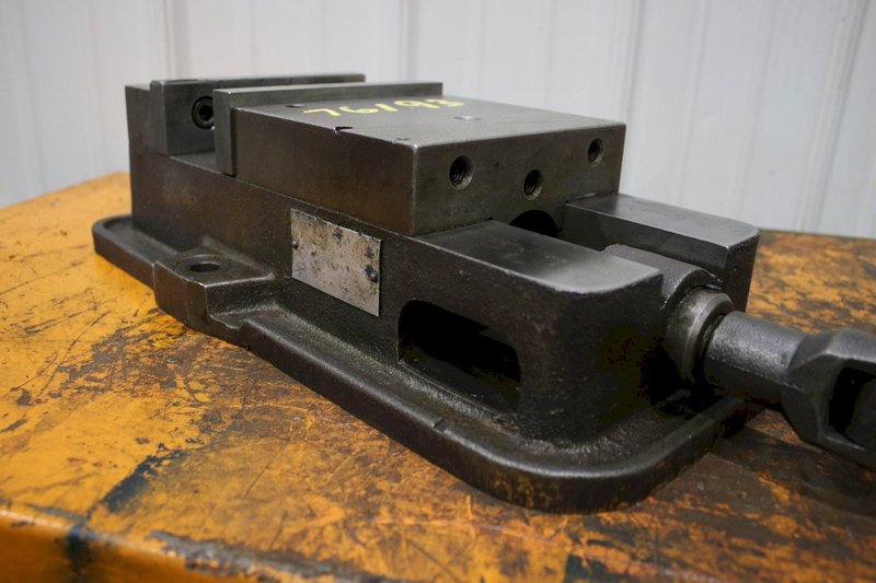 6&quot; KURT MODEL #D688 ANGLELOC MACHINE VISE: STOCK #76193