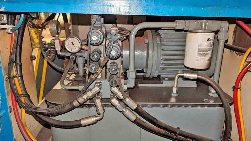 6,000# x 26" CHS POWERED UNCOILER STOCK #3679